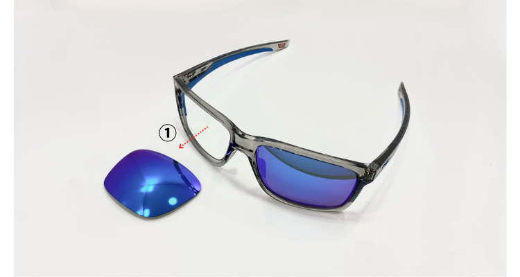 OAKLEYのMainlinkのレンズを外したイメージ