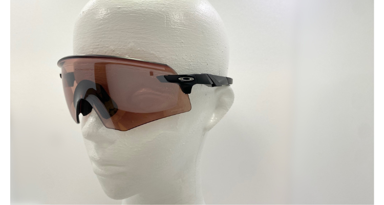 OAKLEYのENCODERを正面から見たイメージ