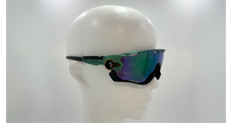 OAKLEYのJAWBREAKERの全体イメージ