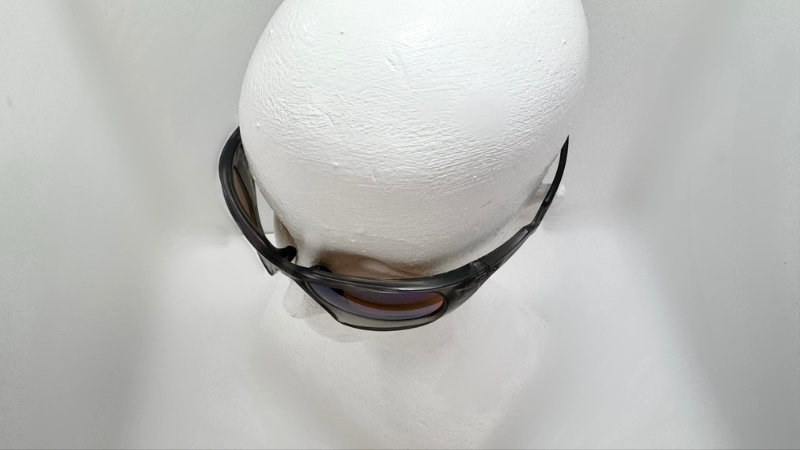 OAKLEY LATERALIS(ラテラリス)を上側から見た写真