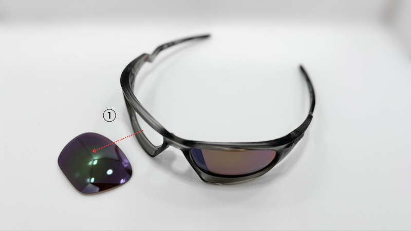 OAKLEY LATERALIS(ラテラリス)のレンズを外した写真