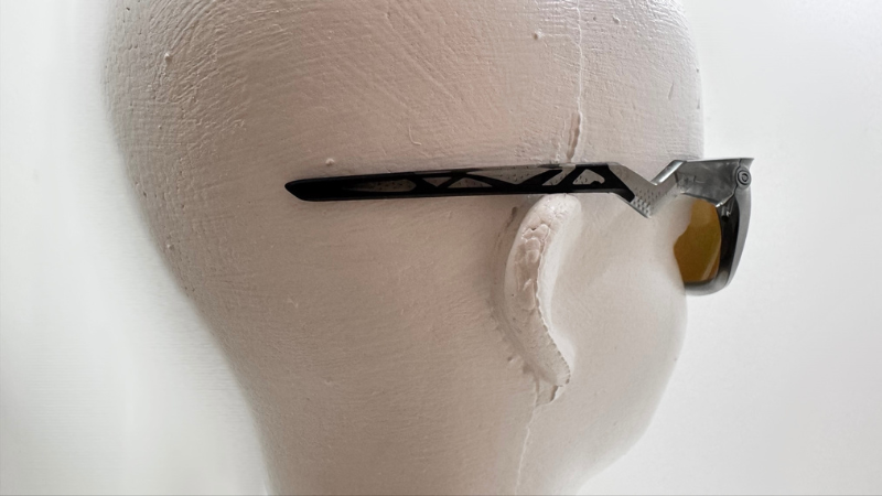 OAKLEY LATERALIS(ラテラリス)のイヤーソック部の写真