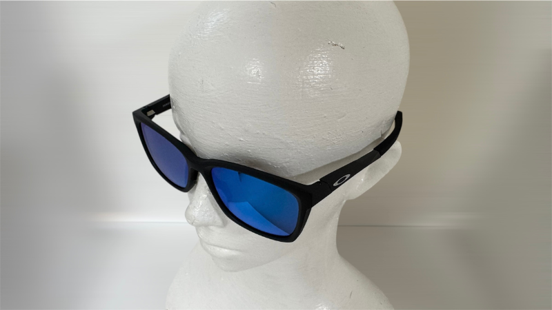OAKLEYのパラコードを斜め上から見たイメージ