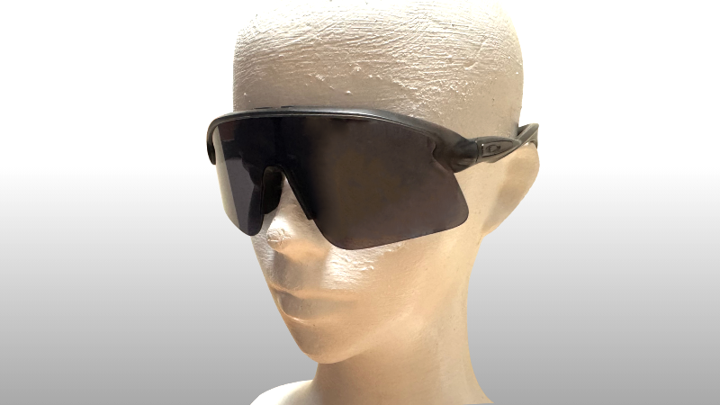 OAKLEYのStunt Devilのレンズ接近画像