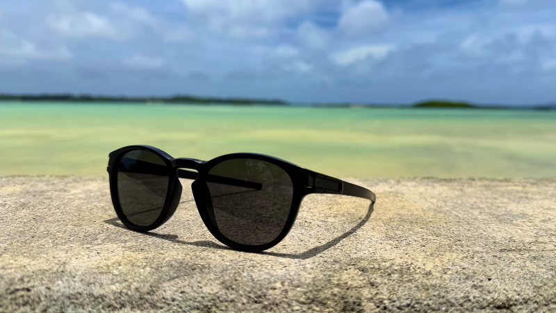 OAKLEY ラッチの写真