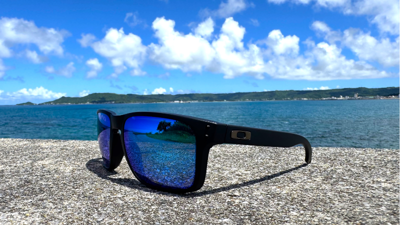 OAKLEY ホルブルックの写真