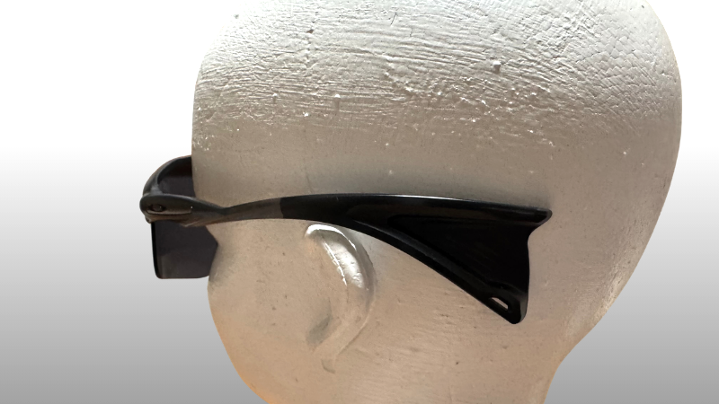 OAKLEYのStunt Devilのテンプル部分の写真