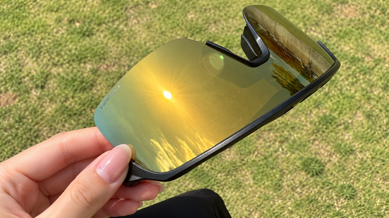 OAKLEYのPrizm24Kレンズを搭載したサングラスの写真